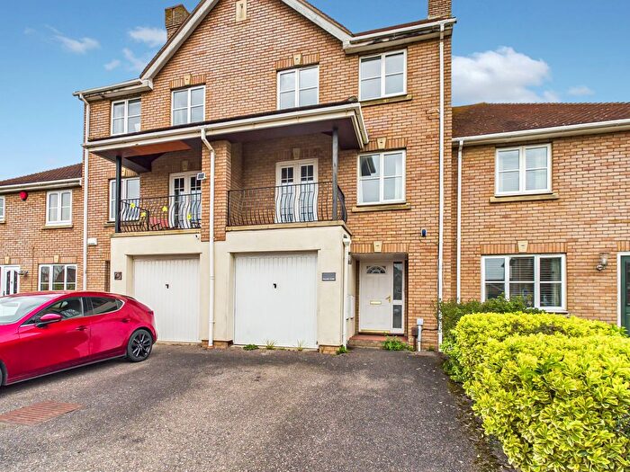 5 Bedroom Town House For Sale In Sallow Close, Chatham, ME4