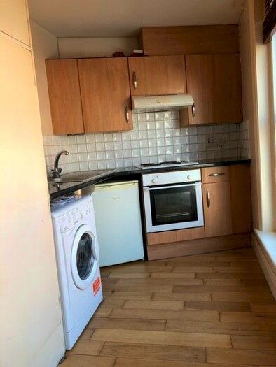Studio To Rent In Willesden High Road, London, NW10