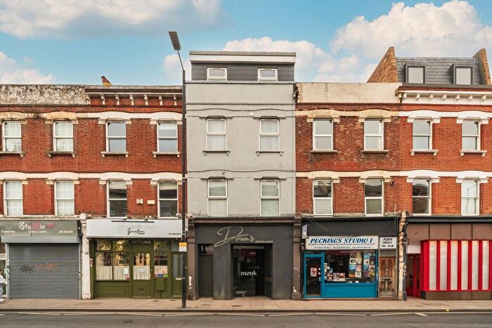 1 Bedroom Flat For Sale In Askew Road, Shepherds Bush, W12