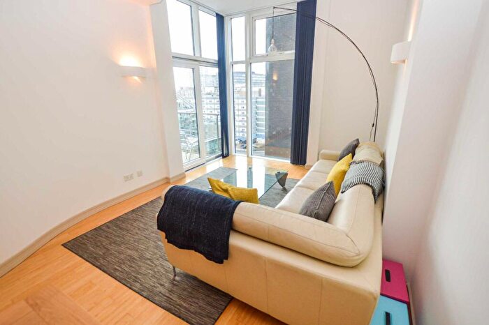 1 Bedroom Flat To Rent In Century Buildings, St. Marys Parsonage, Spinningfields, Manchester, M3