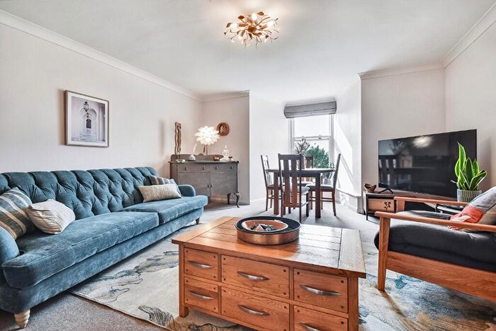 2 Bedroom Flat For Sale In Barrhill Road, Inverclyde, Gourock, PA19