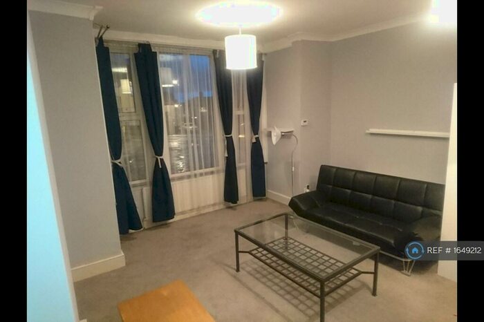 1 Bedroom Flat To Rent In Beaulah Lodge, London, SE25