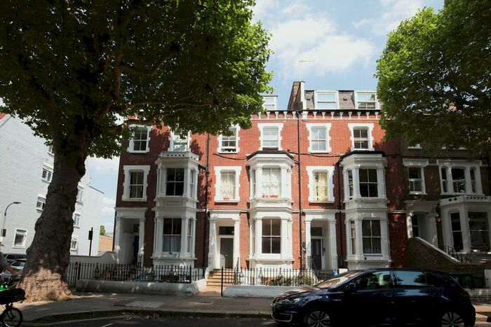 2 Bedroom Flat To Rent In Hammersmith Grove, London, W6