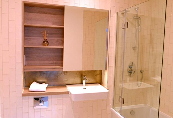 2 Bedroom Apartment To Rent In Tudway Road, SE3