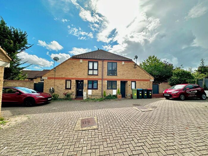 1 Bedroom Cluster House For Sale In Twinflower, Walnut Tree, Milton Keynes, MK7