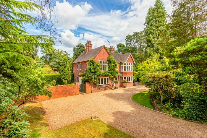 4 Bedroom Detached House For Sale In The Ridges, Finchampstead, Wokingham, Berkshire, RG40