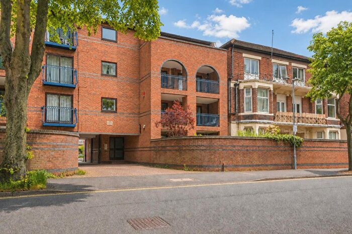 2 Bedroom Flat For Sale In Fox Road, West Bridgford, Nottingham, NG2