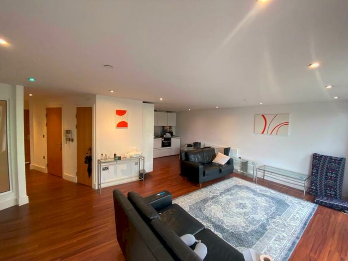 2 Bedroom House To Rent In The Ropewalk, Nottingham, NG1