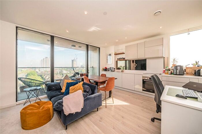 2 Bedroom Flat For Sale In Kitson House, London, E3