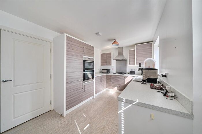3 Bedroom Town House For Sale In Pottery Street, Swansea, SA1
