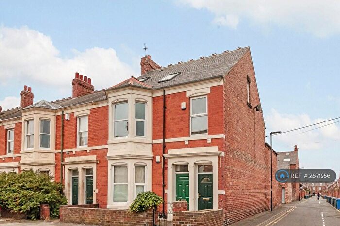 8 Bedroom End Of Terrace House To Rent In Myrtle Grove, Newcastle Upon Tyne, NE2