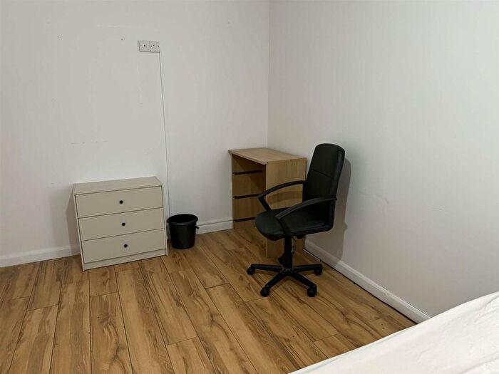 1 Bedroom Property To Rent In Chelsea Grove Room, Newcastle Upon Tyne, NE4