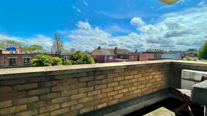 3 Bedroom Flat To Rent In Wentworth Park, London, N3