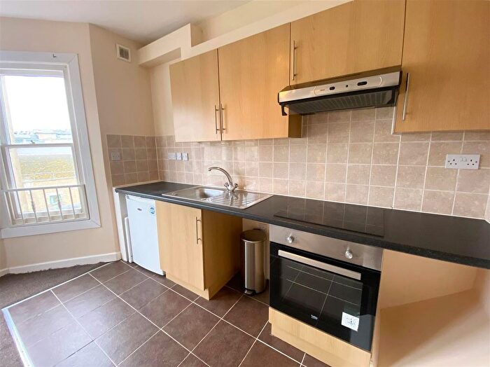 1 Bedroom Flat To Rent In Queens Road, Hastings, TN34