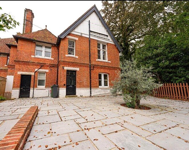 5 Bedroom Semi-Detached House For Sale In Station Road, Wootton Bridge, Ryde, PO33
