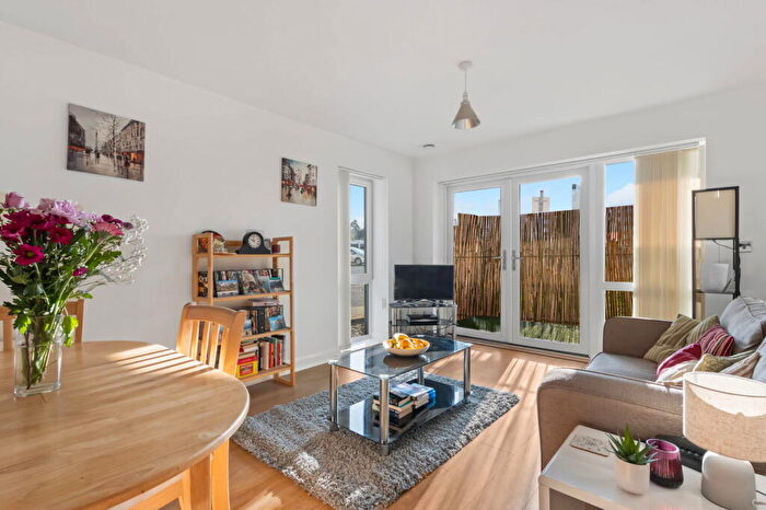 1 Bedroom Flat To Rent In Cowdrey Mews, London, SE6