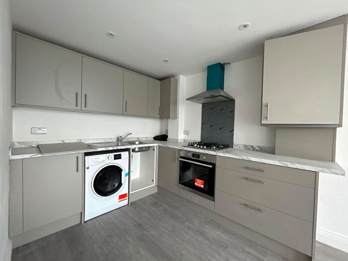 2 Bedroom Flat To Rent In Southall, UB2