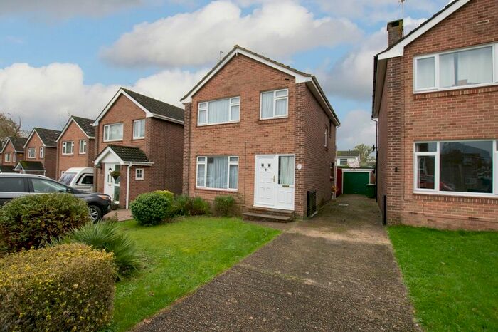 3 Bedroom Detached House To Rent In Highbury Close, Fair Oak, Eastleigh, SO50