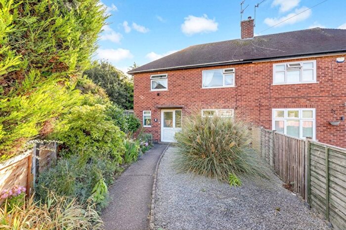 3 Bedroom Semi-Detached House For Sale In Glamis Road, Nottingham, NG5