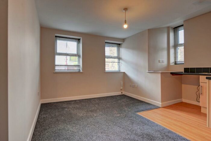 1 Bedroom Flat To Rent In Barley Street, Ingrow, Keighley, BD22