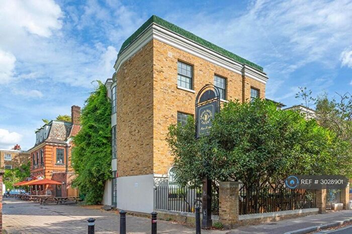 3 Bedroom Flat To Rent In Grove Lane, London, SE5