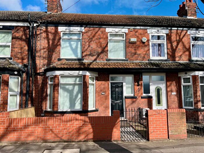 3 Bedroom Terraced House For Sale In Southcoates Lane, Hull, HU9