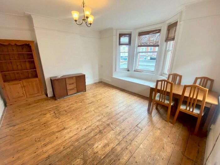 4 Bedroom Flat To Rent In Christchurch Road, Bournemouth, Dorset, BH7