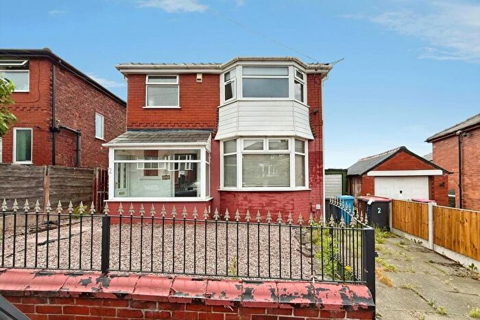 3 Bedroom Detached House For Sale In Lawnswood Drive, Swinton, Manchester, Greater Manchester, M27