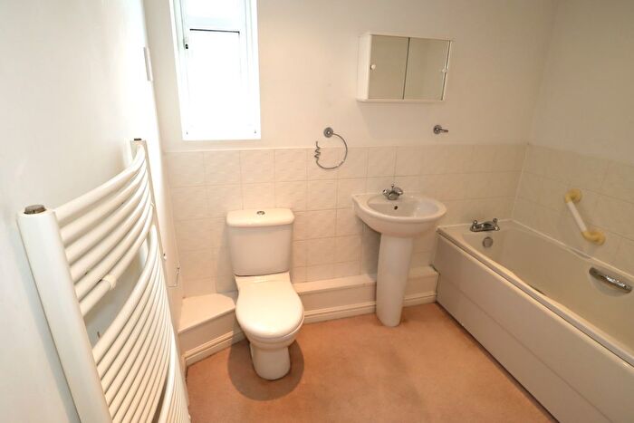 2 Bedroom Flat To Rent In Blackfriars Road, Lincoln, LN2