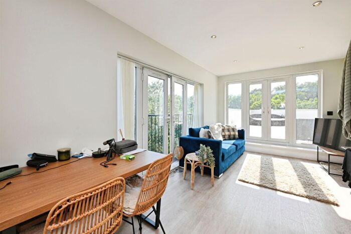 2 Bedroom Flat For Sale In Trapstyle Road, Ware, SG12