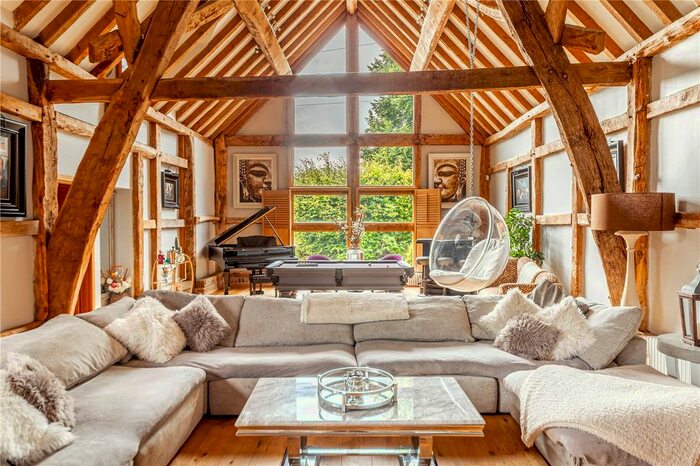 3 Bedroom Barn Conversion To Rent In Pipers Hill, Great Gaddesden, Hemel Hempstead, Hertfordshire, HP1