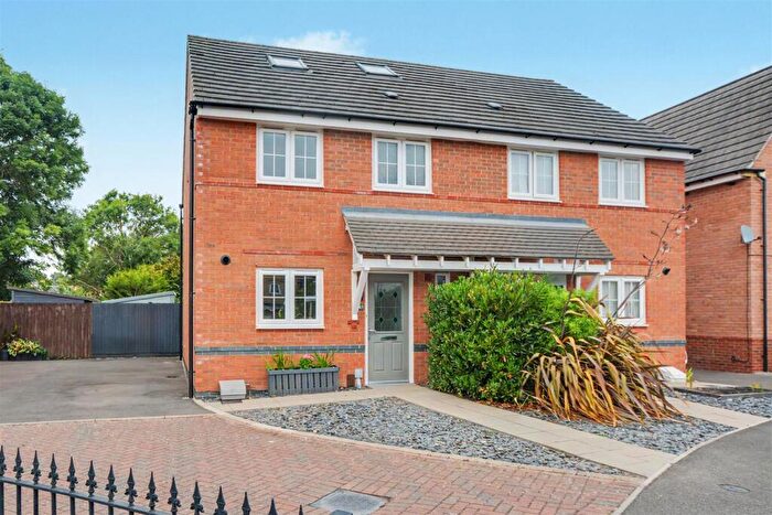 4 Bedroom Semi-Detached House For Sale In Perkins Way, Beeston, Nottingham, NG9