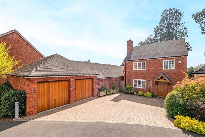 3 Bedroom Detached House For Sale In Campbell Close, Stratford-upon-Avon, CV37