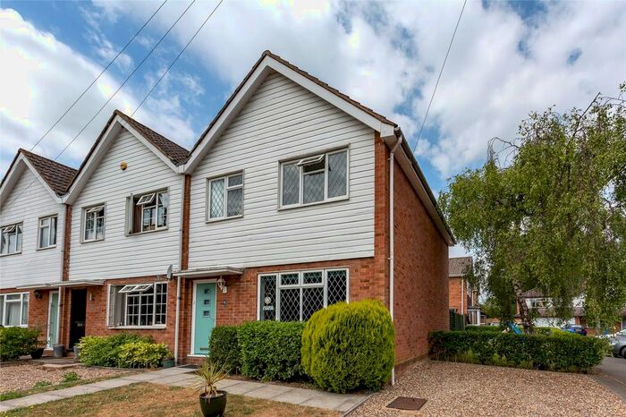 3 Bedroom End Of Terrace House To Rent In Addington Close, Windsor, SL4