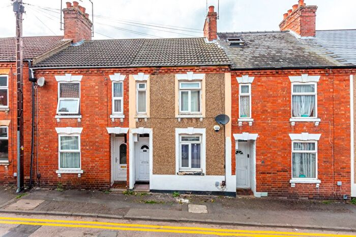 3 Bedroom Terraced House For Sale In Pemberton Street, Rushden, NN10