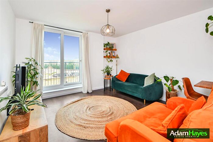 1 Bedroom Apartment For Sale In Lankaster Gardens, East Finchley, N2