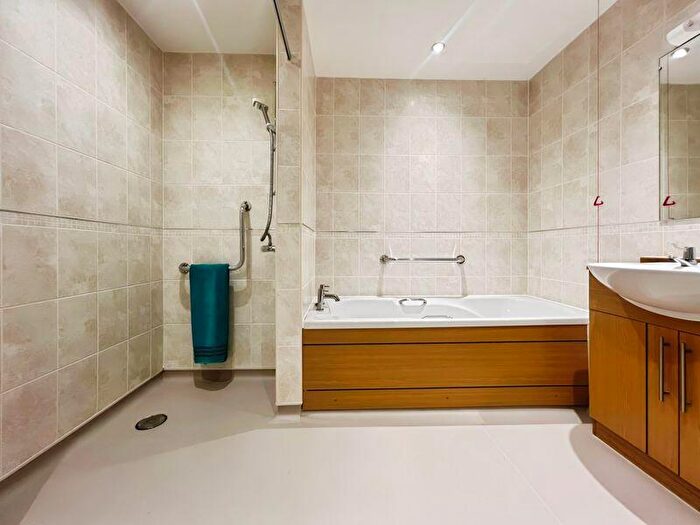 1 Bedroom Retirement Property For Sale In North Road, Newcastle Upon Tyne, NE20