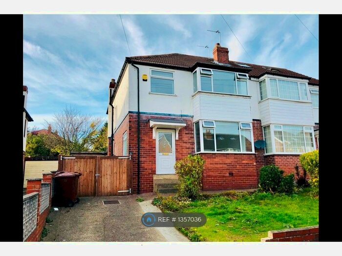 3 Bedroom Semi-Detached House To Rent In Bentcliffe Gardens, Leeds, LS17
