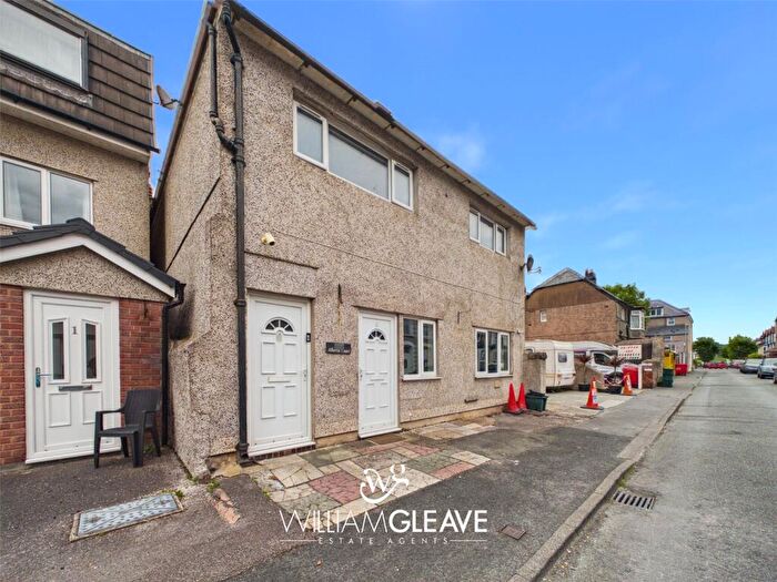2 Bedroom Apartment To Rent In Victoria Street, Llandudno, Conwy, LL30