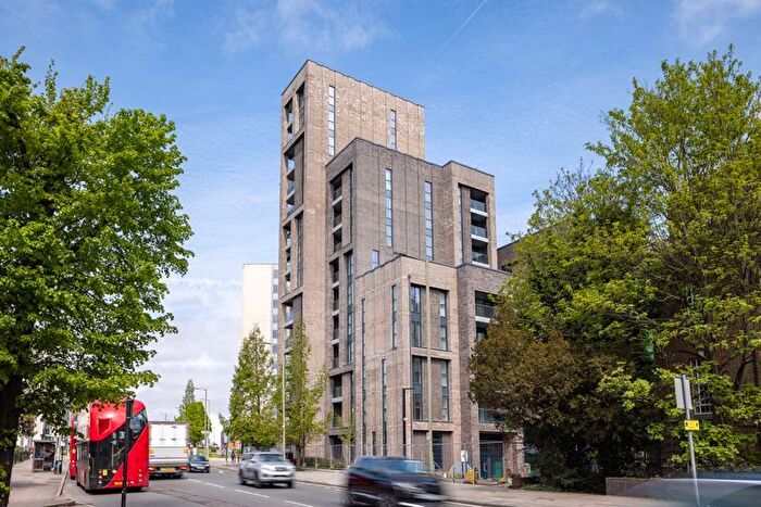 2 Bedroom Flat To Rent In Arber House, The Hyde, London, NW9