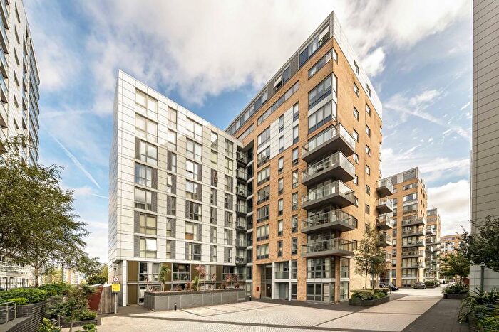 3 Bedroom Flat For Sale In Dowells Street, Greenwich, SE10