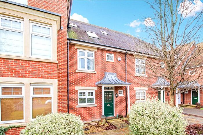 3 Bedroom Terraced House To Rent In Complins Close, Oxford, Oxfordshire, OX2