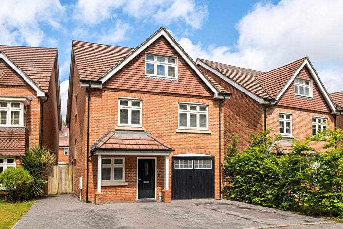 5 Bedroom Detached House For Sale In Faringdon Road, Earley, Reading, Berkshire, RG6