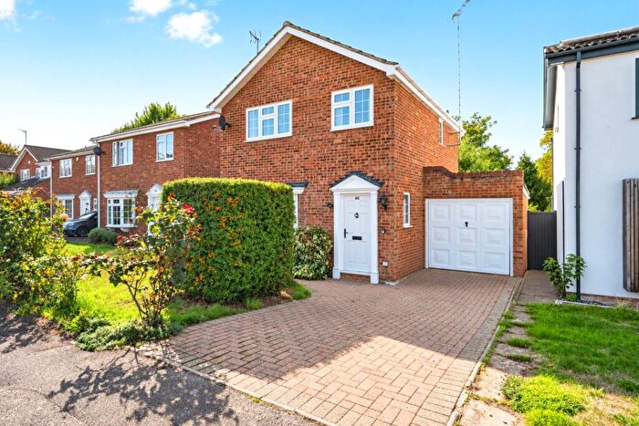 3 Bedroom Detached House For Sale In Windsor Avenue, Leighton Buzzard, Bedfordshire, LU7