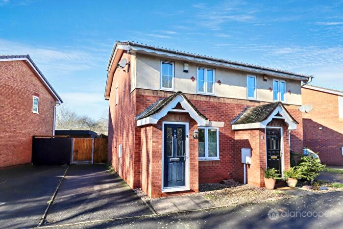 2 Bedroom Semi Detached House For Sale In Laggan Close, Nuneaton, CV10