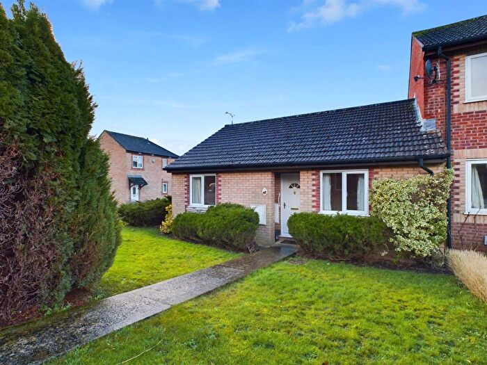 2 Bedroom Bungalow For Sale In Hewlett Close, Chippenham, SN15