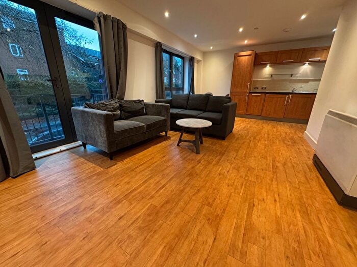 2 Bedroom Flat To Rent In Bluecoat House, North Sherwood Street, Nottingham, NG1