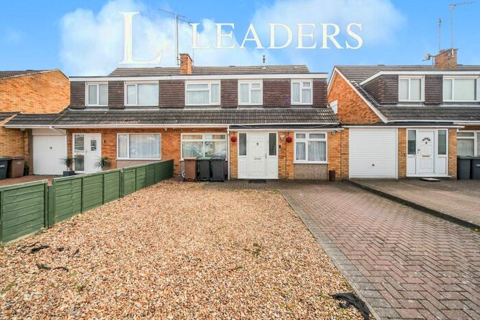 4 Bedroom Semi-Detached House To Rent In Liston Close, Luton, LU4