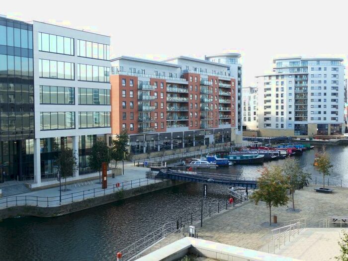 2 Bedroom Apartment To Rent In Mcclure House, The Boulevard, LS10