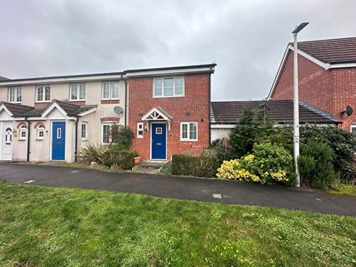 2 Bedroom Semi-Detached House To Rent In Yeomanry Close, Thatcham, RG19